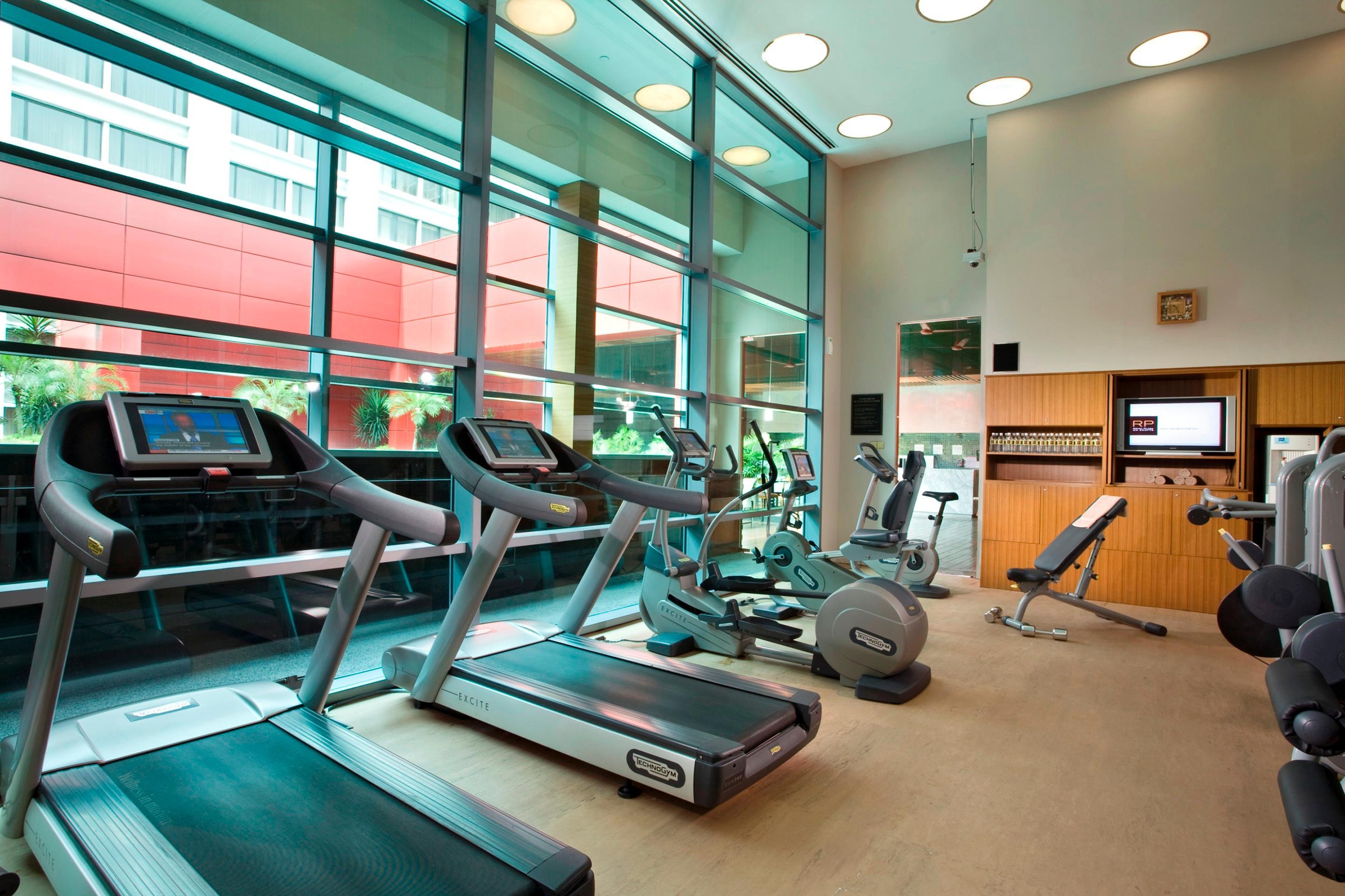 Royal Plaza On Scotts Hotel Szingapúr Kültér fotó The gym at the InterContinental London The O2