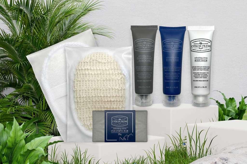 Royal Plaza On Scotts Hotel Szingapúr Kültér fotó A selection of spa products