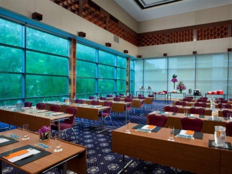 Royal Plaza On Scotts Hotel Szingapúr Kültér fotó Meeting room