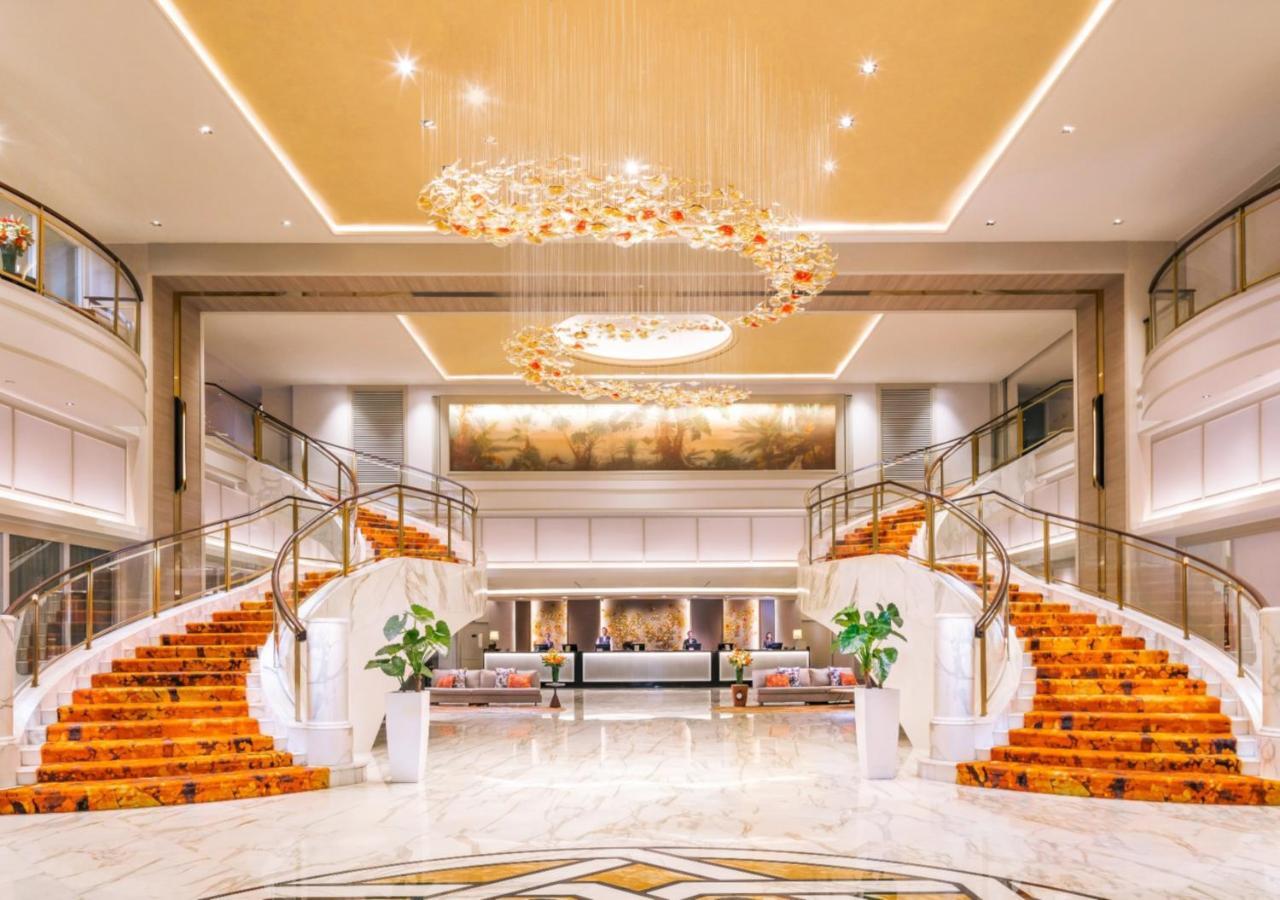 Royal Plaza On Scotts Hotel Szingapúr Kültér fotó Lobby
